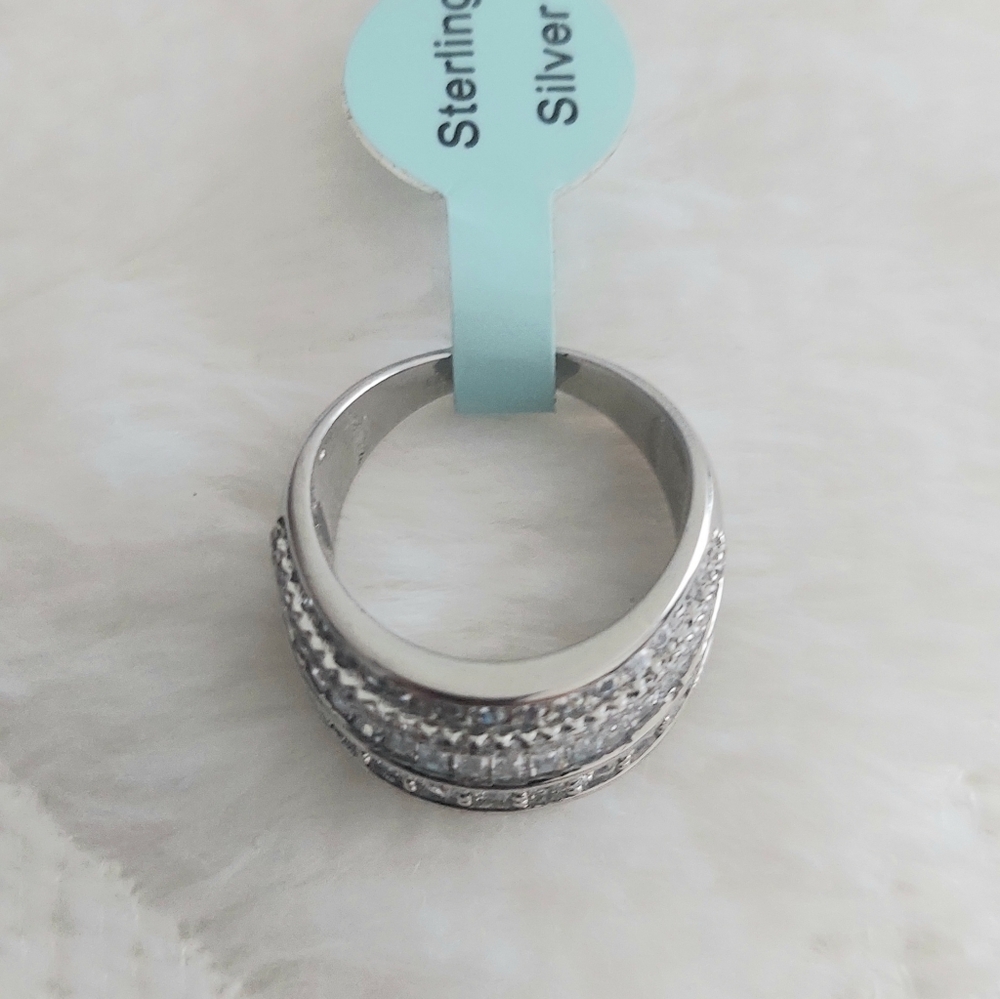 Vintage Ring Sterling Silver CZ Ring Size 7 - Picture 3 of 6